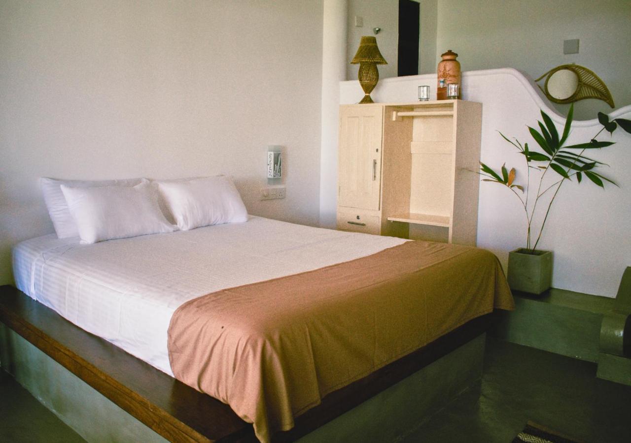 Calma - Surf, Yoga & Coffee On A Private Beach Dickwella Exterior photo